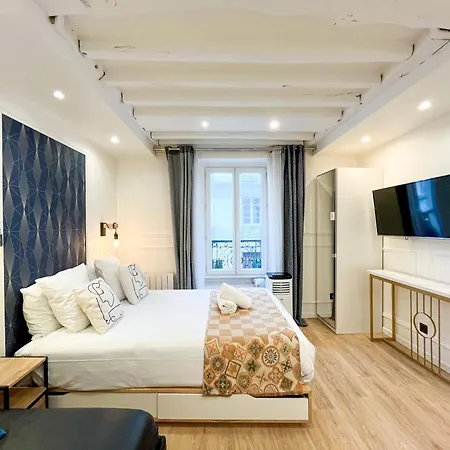Appartamento Urbanflat 93 - Lovely Nazareth 2 Bedroom Parigi