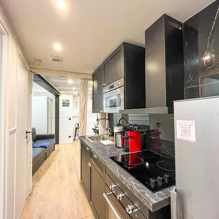 Urbanflat 93 - Lovely Nazareth 2 Bedroom Parigi