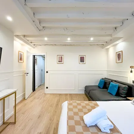 Appartamento Urbanflat 93 - Lovely Nazareth 2 Bedroom Parigi